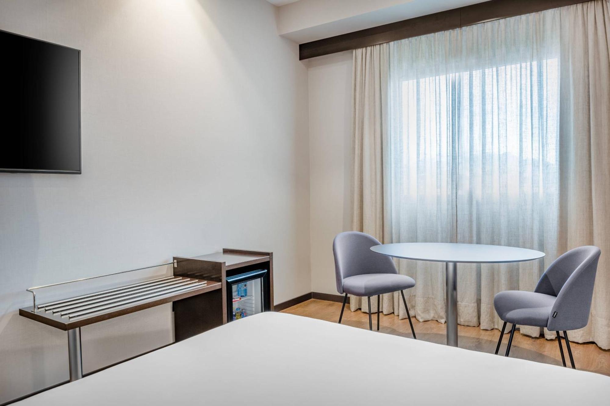 Ac Hotel Oviedo Forum By Marriott Buitenkant foto